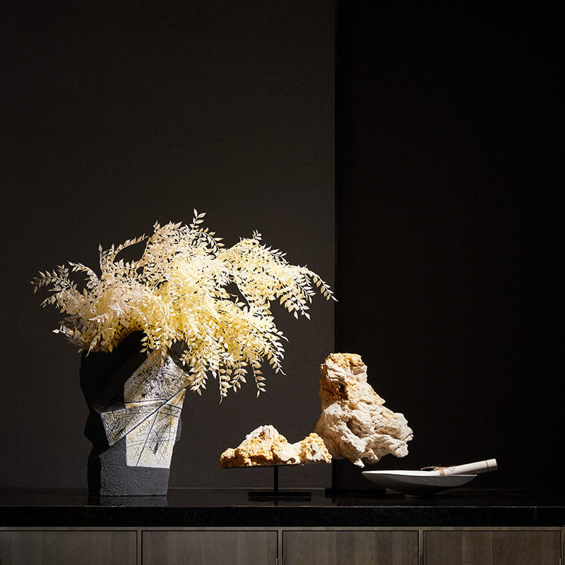 Black And White Slanted-Vase Creative Home Flower Arrangement