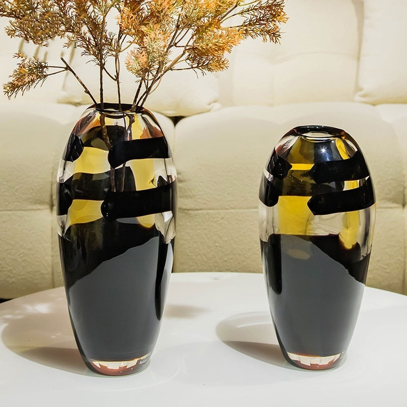 Black Vintage Glass Vase For Floral Arrangementssophisticated And Upscale