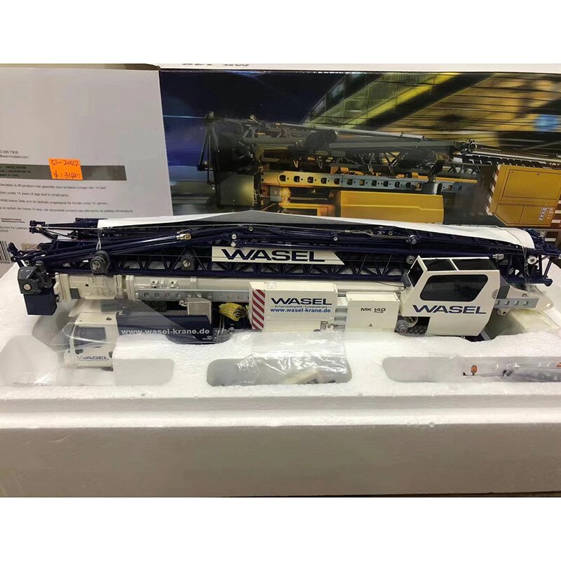 1:50 Scale LIEBHERR MK140 Engineering Crane