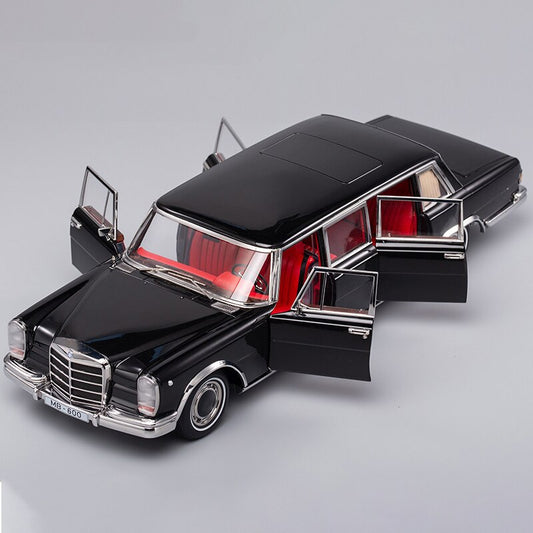 1:18 Scale Mercedes Benz 600 Pullman Limousine